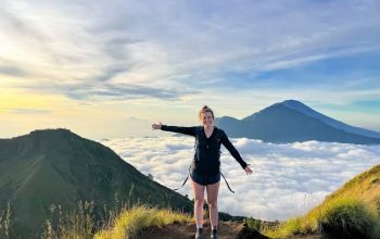 Sunrise Trekking di Mount Batur Bali: Pengalaman Ajaib di Puncak Gunung