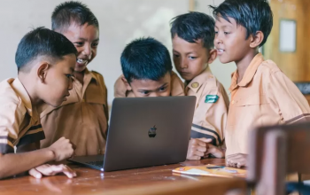 Tips Membeli Laptop untuk Keperluan Sekolah Anak