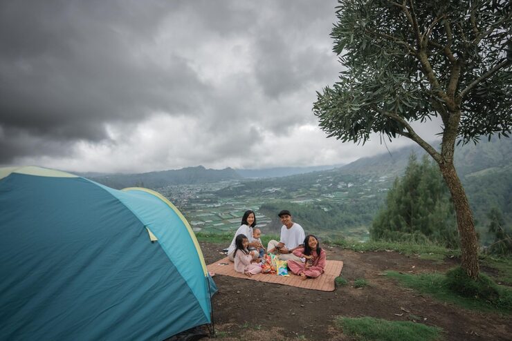 https://hilltopcamplembang.com/tempat-camping-di-lembang-bandung-murah/